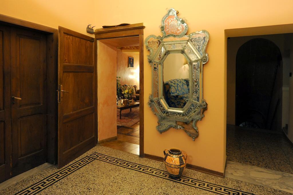 Bed and Breakfast Il Palazzo Del Cardinale Монтальчино Екстер'єр фото