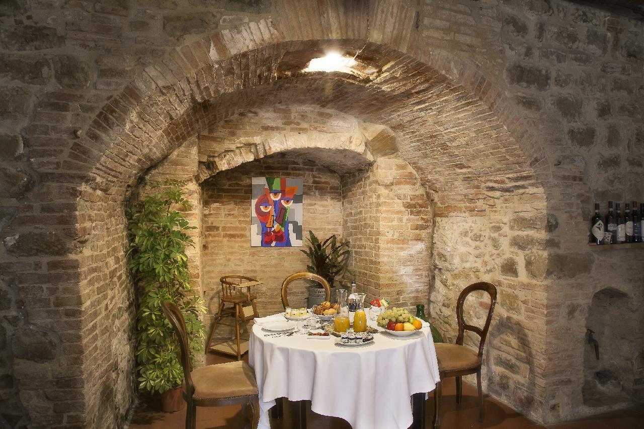 Bed and Breakfast Il Palazzo Del Cardinale Монтальчино Екстер'єр фото