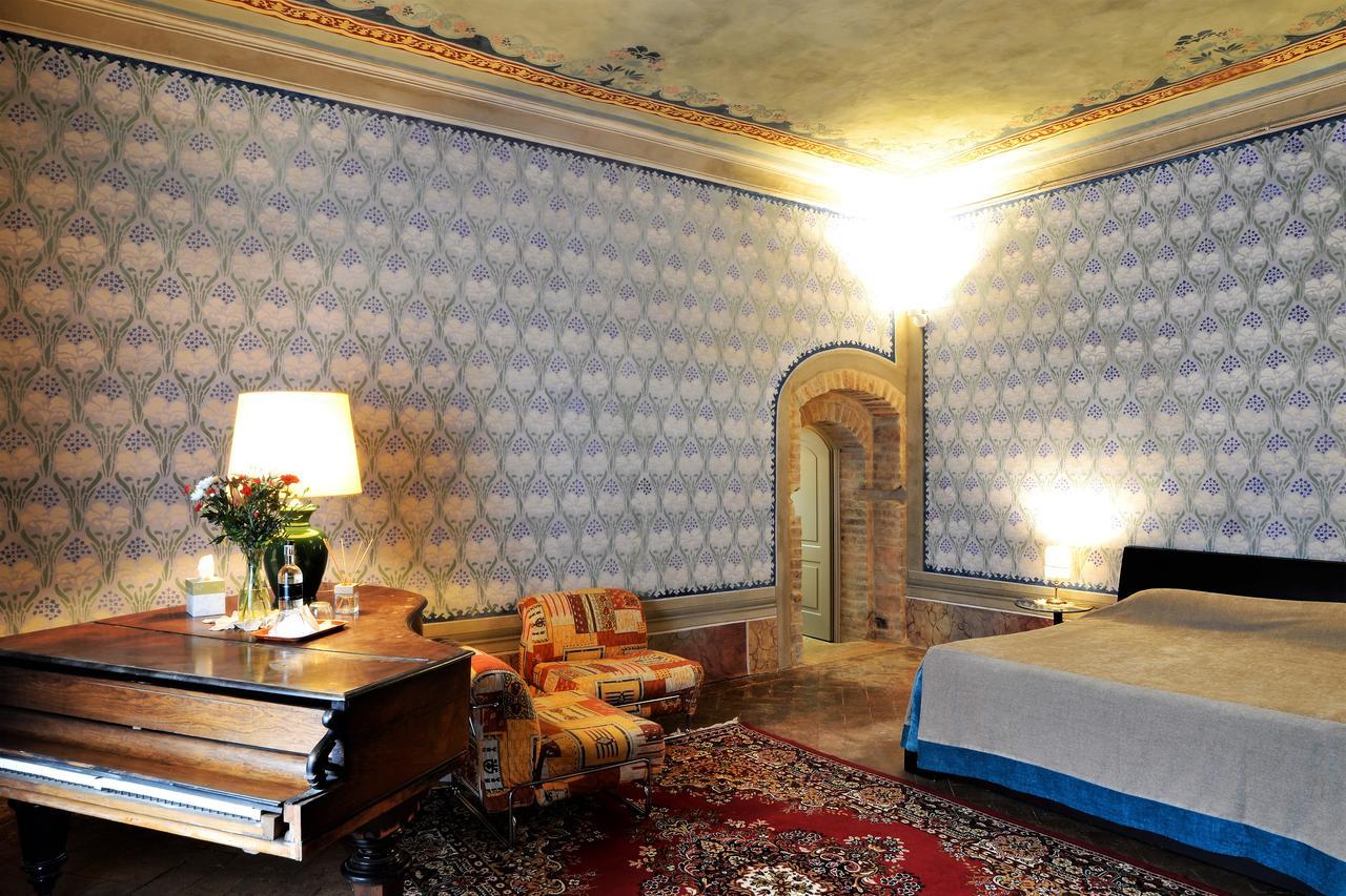 Bed and Breakfast Il Palazzo Del Cardinale Монтальчино Номер фото